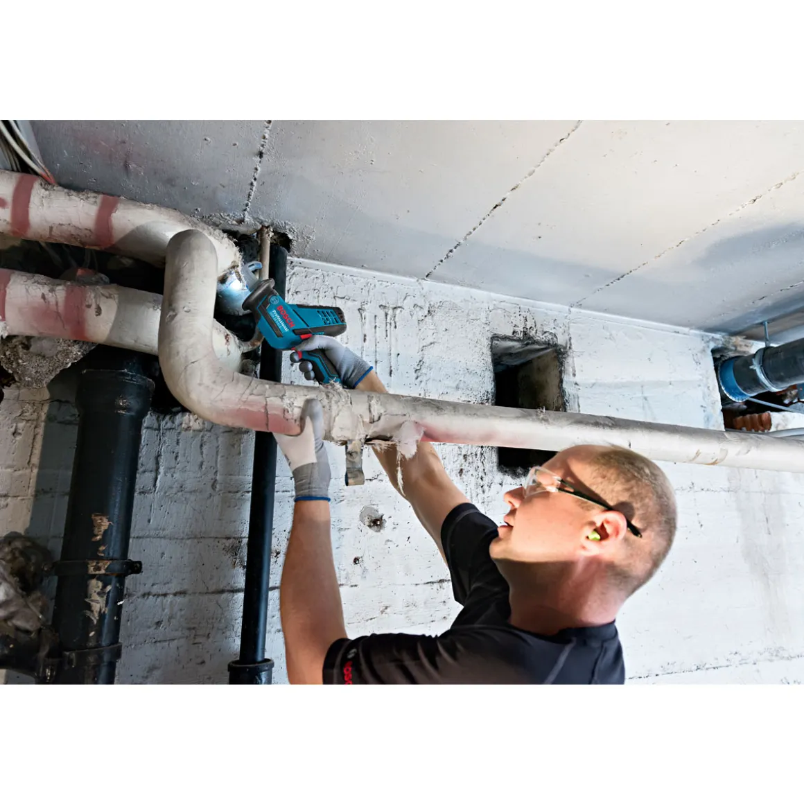 Bosch Professional Akku-Säbelsäge GSA 18V-LI C solo