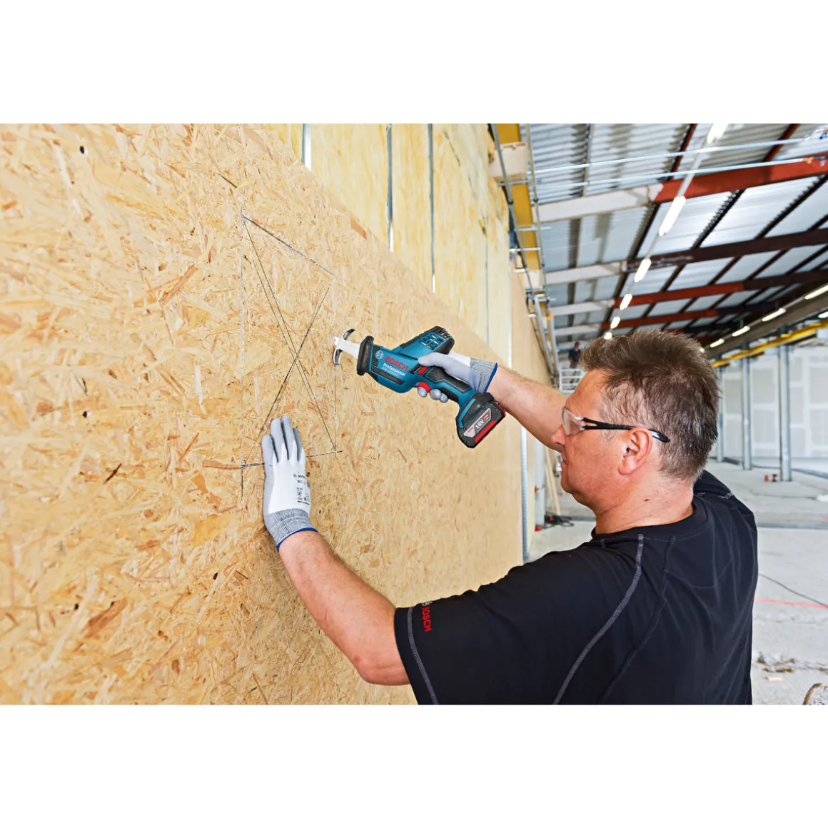 Bosch Professional Akku-Säbelsäge GSA 18V-LI C solo