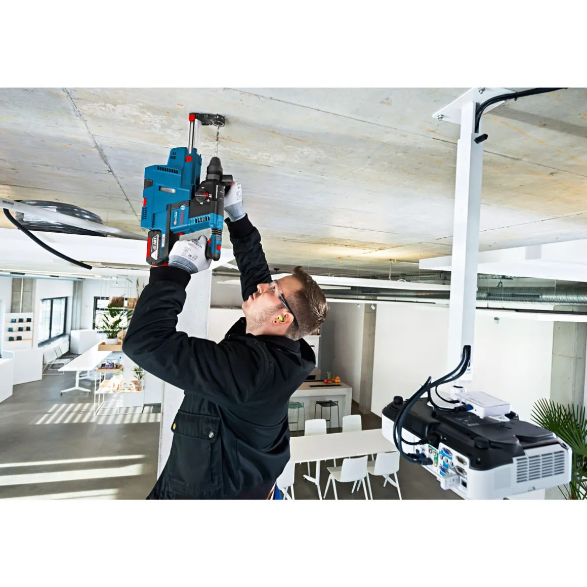 Bosch Professional Akku-Bohrhammer GBH 18V-26 F