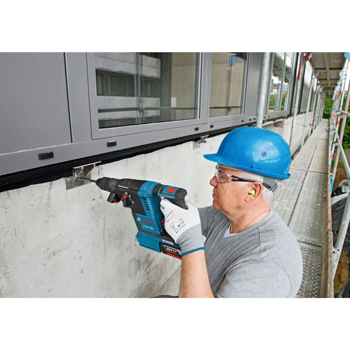 Bosch Professional Akku-Bohrhammer GBH 18V-26 F