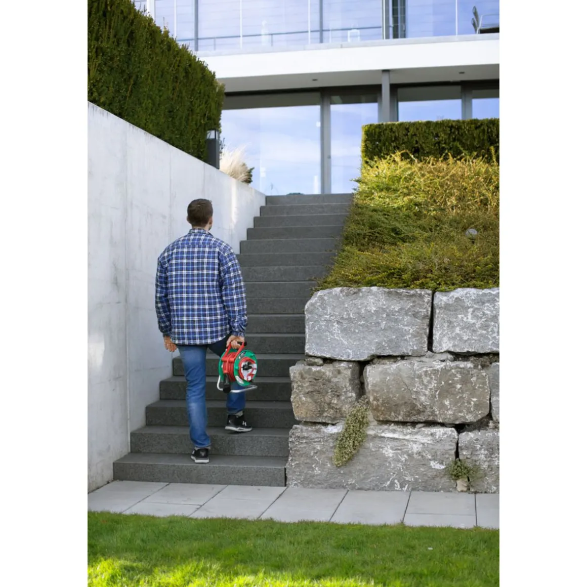 Brennenstuhl Gartenkabeltrommel Garant G 38m grün