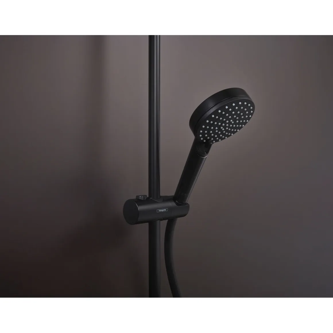 Hansgrohe Duschsystem Vernis Shape mit Thermostat mattschwarz
