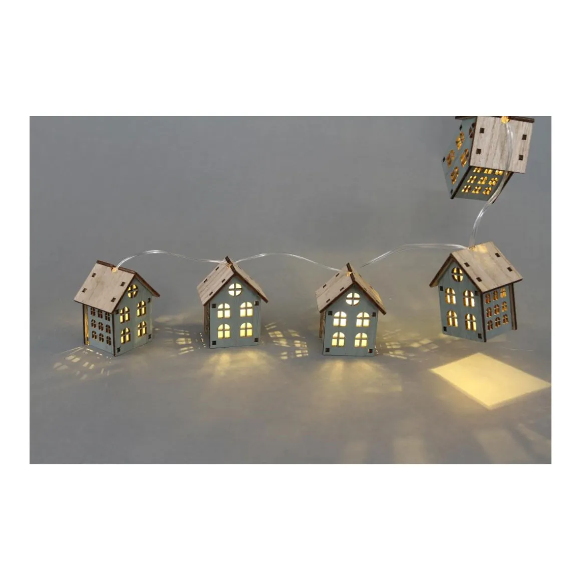 LED Kette Häuser 75cm grün Holz 8LED für 2AA