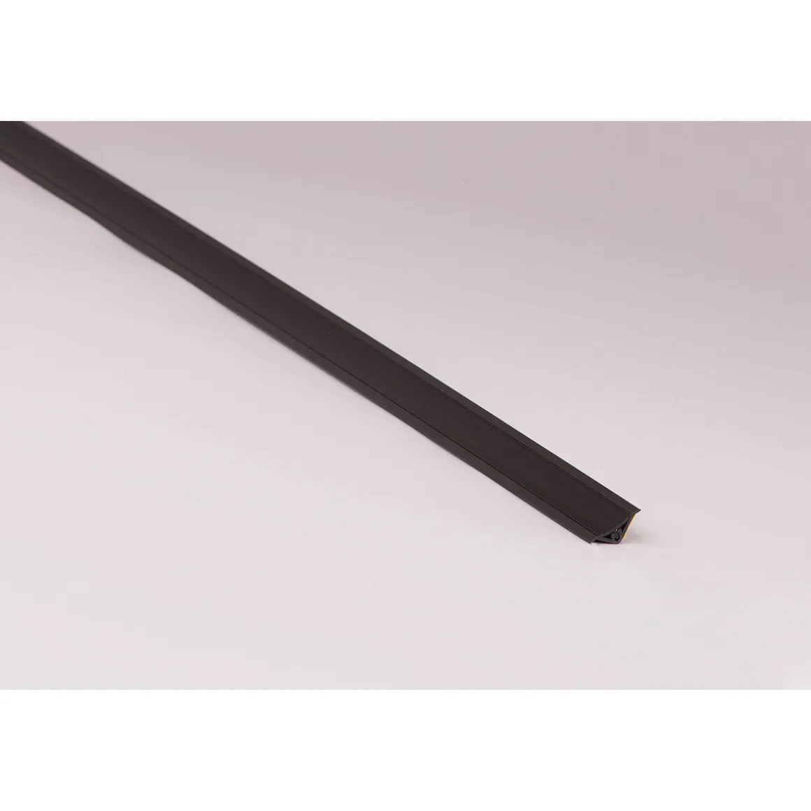 Multileiste 14 complete schwarz 14 x 14 x 2600 mm