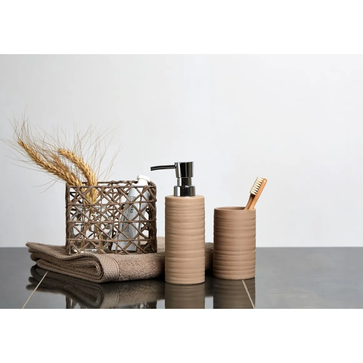 Wenko Seifenspender Mila sand 260 ml